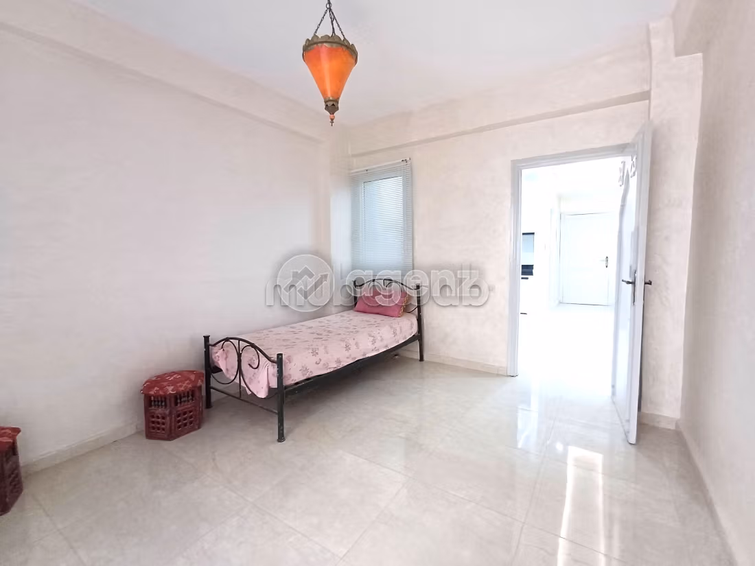 Fabulous apartment for sale in La Gironde. Area of 67 m². Well equipped kitchen