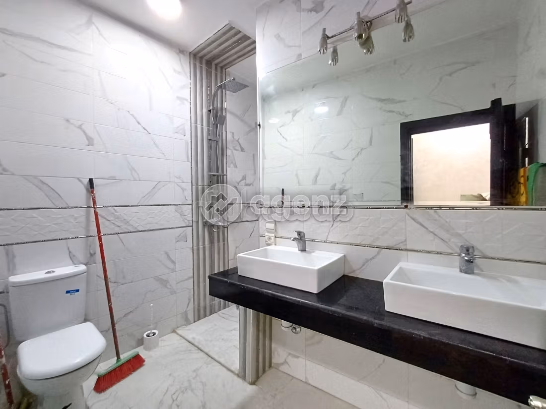 Bonito piso en venta en La Gironde. Superficie de 74 m². Con muebles