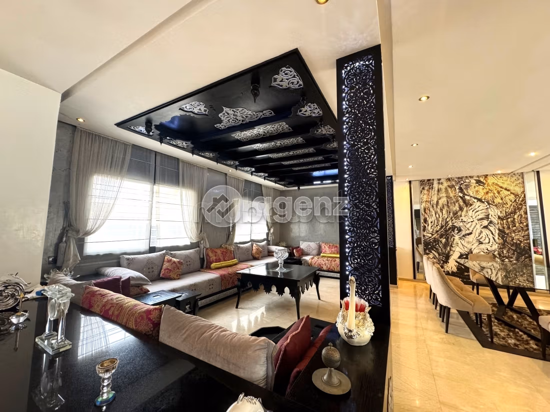 Fabulous villa for sale. Large area 475 m². Usable fireplace, caretaker service