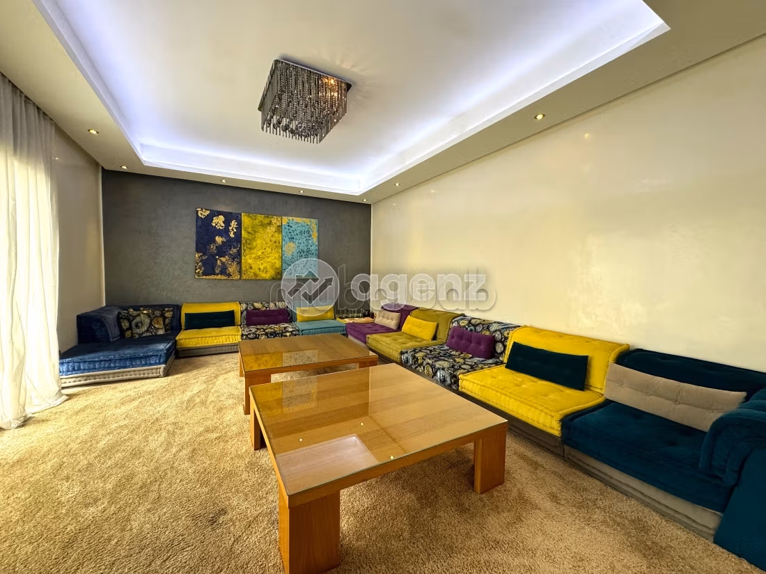 Fabulous villa for sale. Large area 475 m². Usable fireplace, caretaker service