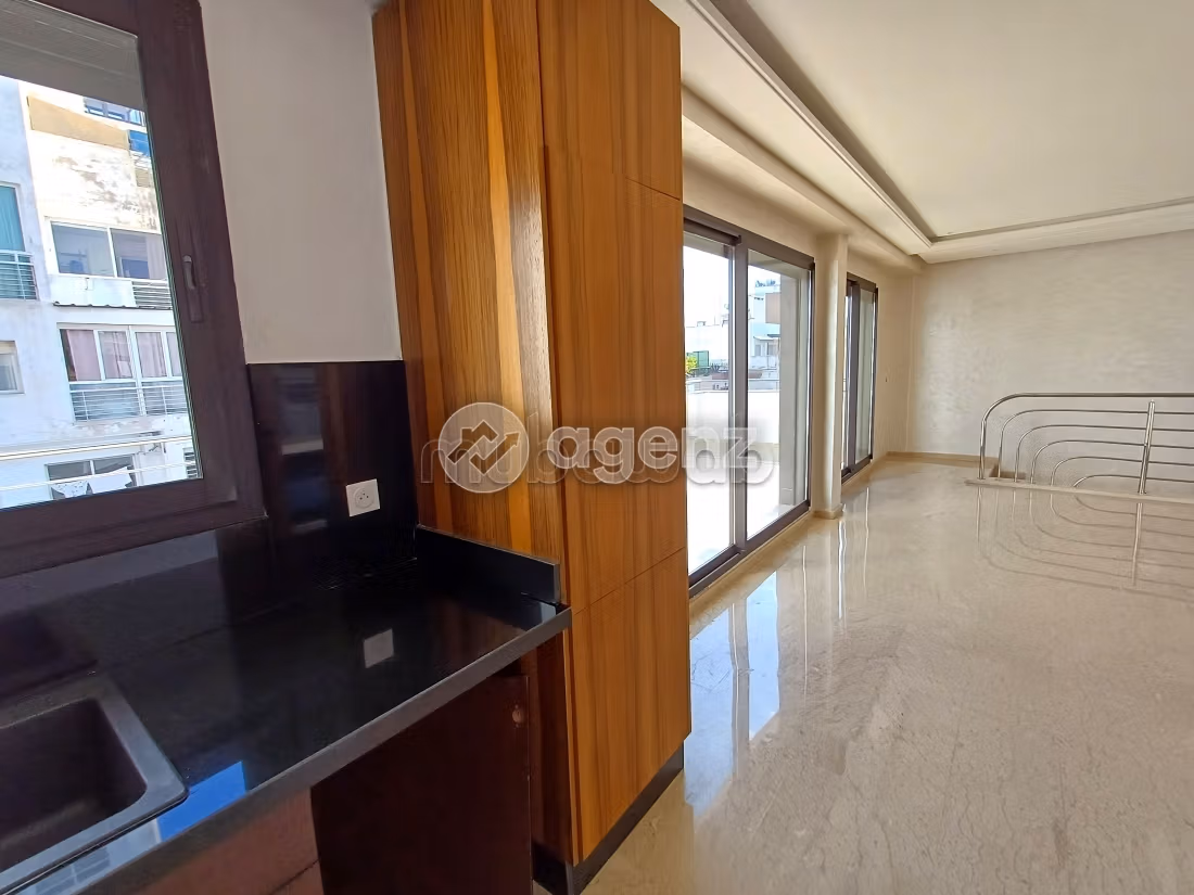 Find an apartment to buy in Gauthier. Surface area 107 m². Carpark and elevator
