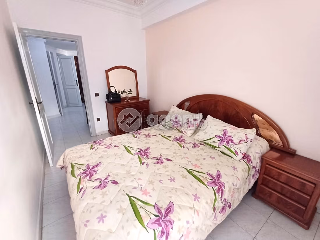 Splendido appartamento da acquistare a Les Hôpitaux. 2 belle camere da letto. Posto auto e ascensore