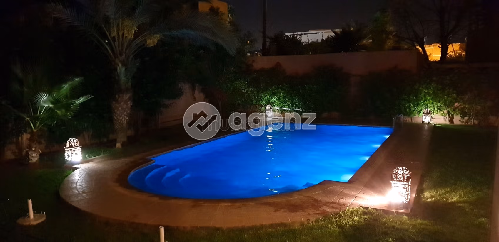 Villa à vendre 1 231 m², 7 chambres Masmoudi Marrakech