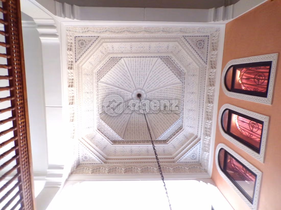 Villa à vendre 1 231 m², 7 chambres Masmoudi Marrakech