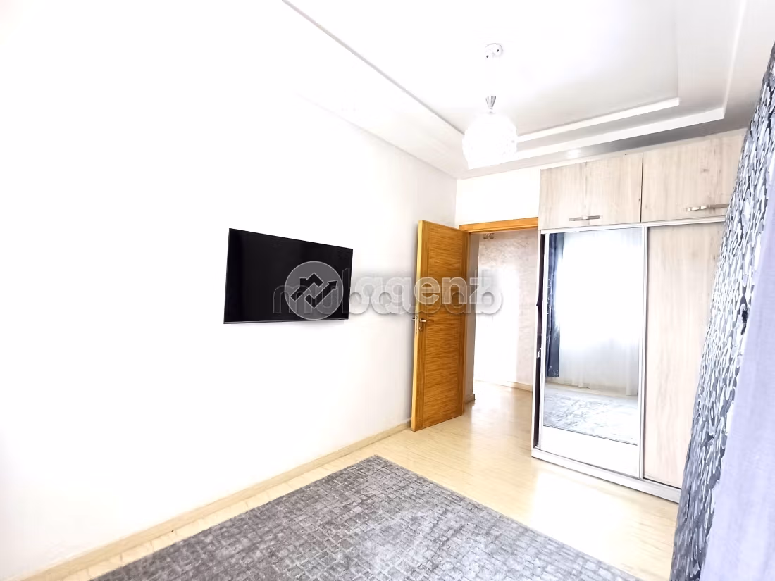 Piso en venta en Aïn Sebaâ. Superficie de 101 m². Ascensor y plazas de aparcamiento
