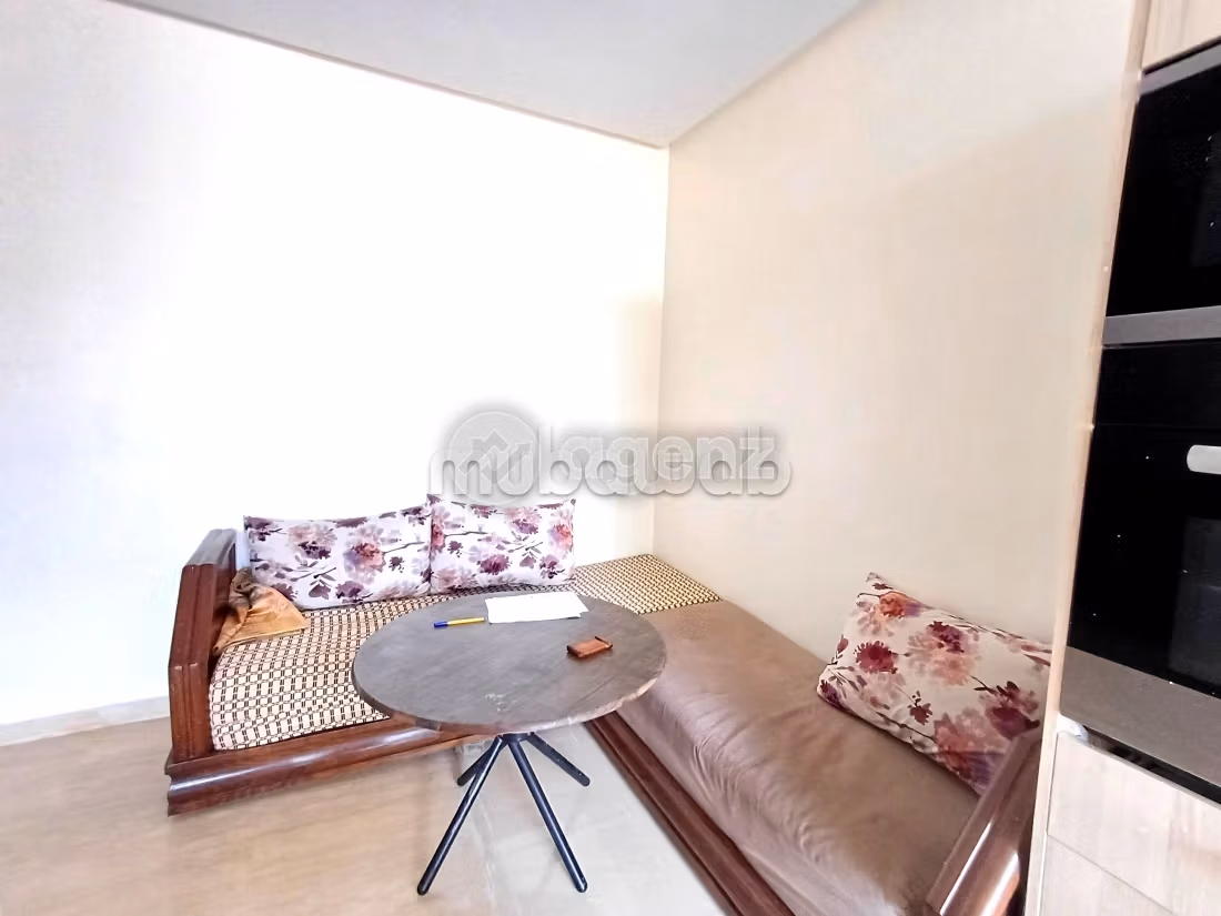 Piso en venta en Aïn Sebaâ. Superficie de 101 m². Ascensor y plazas de aparcamiento