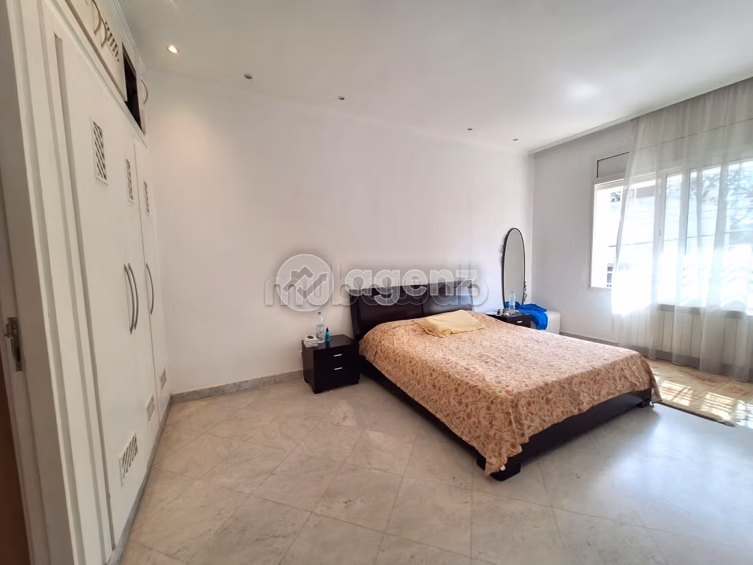 Luxury villa for sale in Palmier. 4 lovely rooms. Parking spaces and beautiful garden