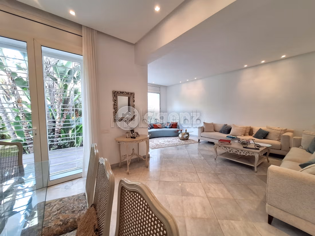 Luxury villa for sale in Palmier. 4 lovely rooms. Parking spaces and beautiful garden