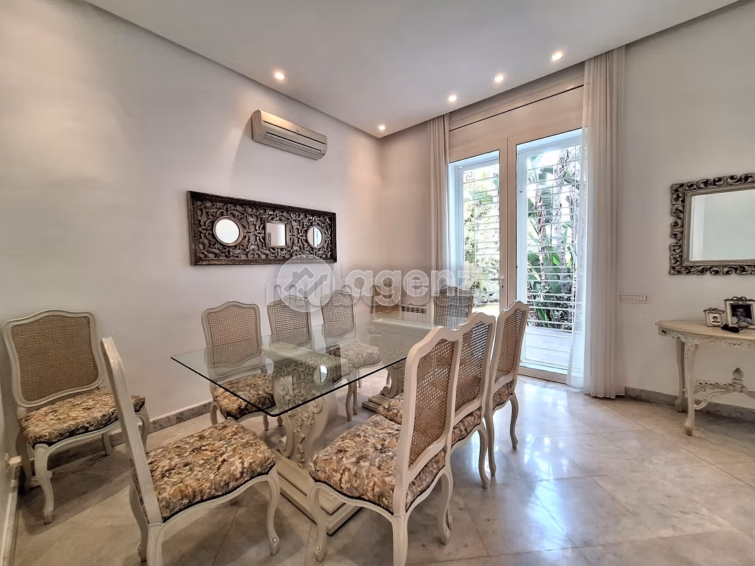 Luxury villa for sale in Palmier. 4 lovely rooms. Parking spaces and beautiful garden