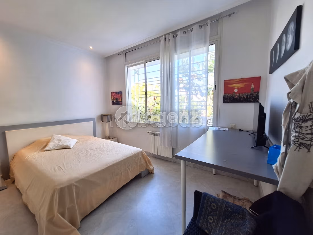 Luxury villa for sale in Palmier. 4 lovely rooms. Parking spaces and beautiful garden