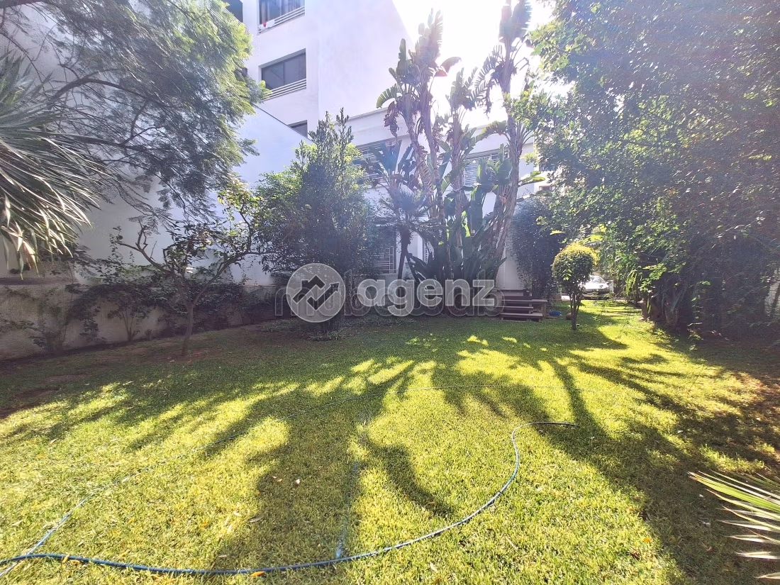 Luxury villa for sale in Palmier. 4 lovely rooms. Parking spaces and beautiful garden