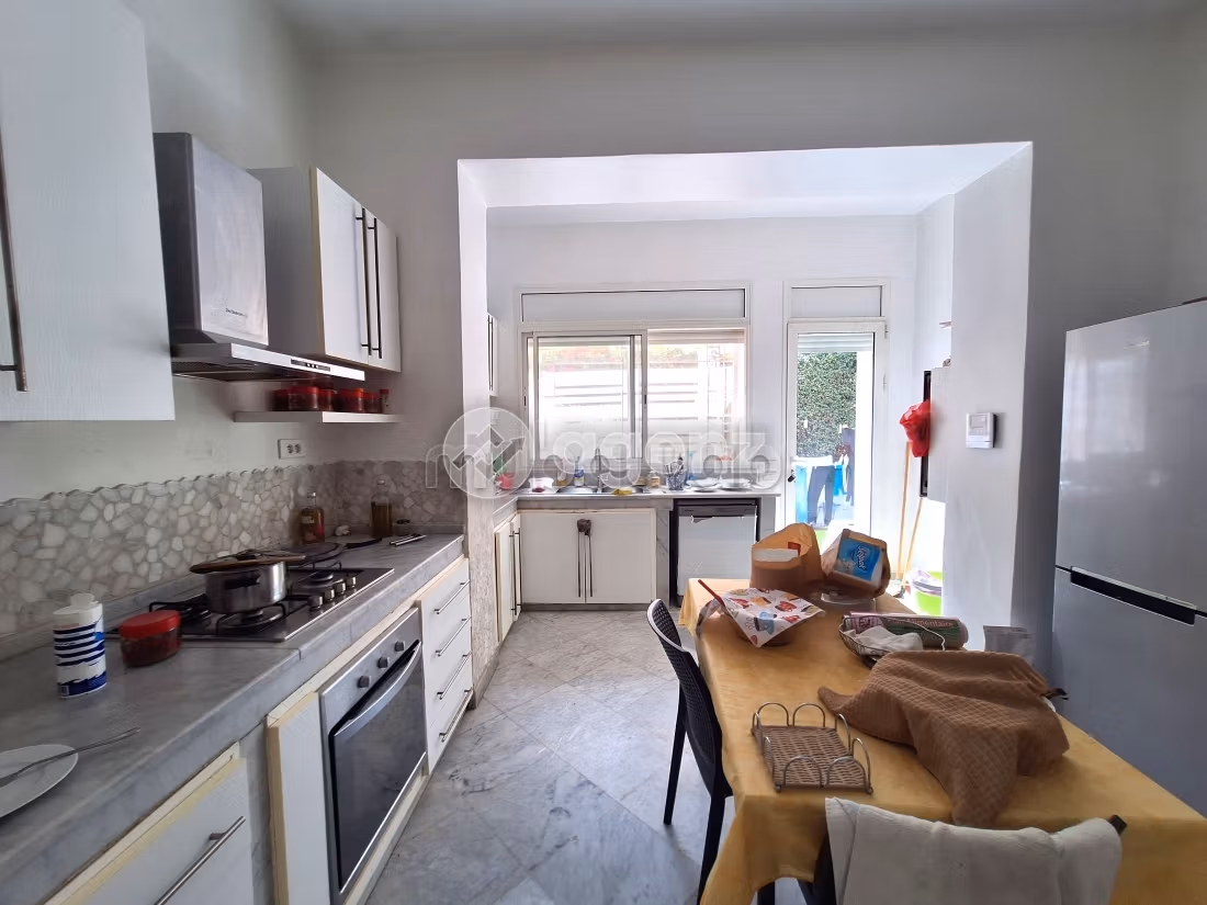 Luxury villa for sale in Palmier. 4 lovely rooms. Parking spaces and beautiful garden