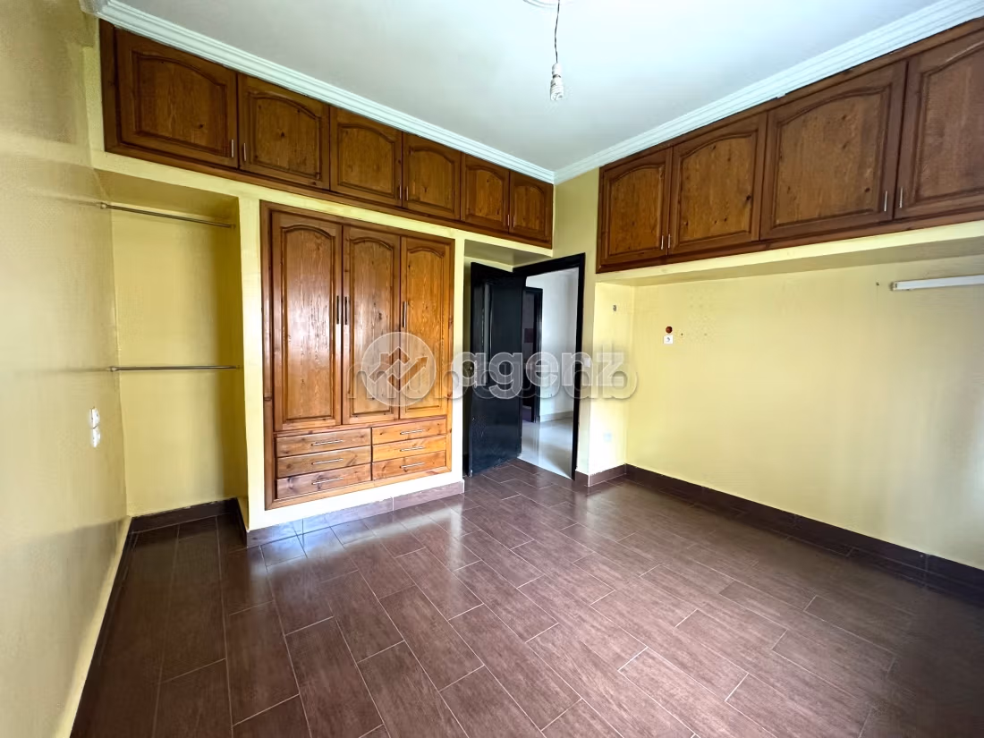 Splendido appartamento in vendita a Nassim 1.2 camere da letto. Garage e ascensore