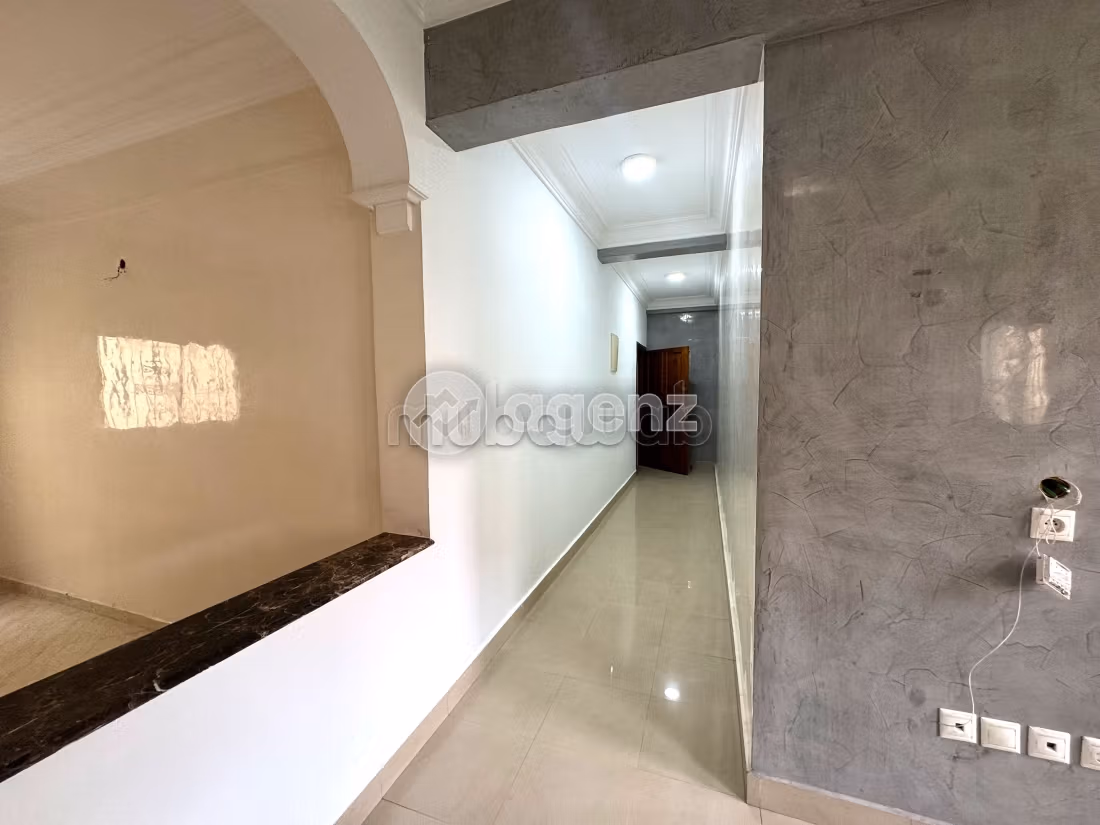 Splendido appartamento in vendita a Nassim 1.2 camere da letto. Garage e ascensore