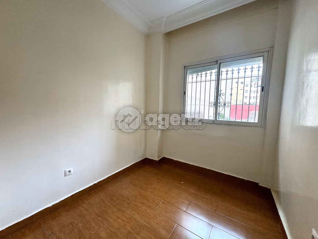 Splendido appartamento in vendita a Nassim 1.2 camere da letto. Garage e ascensore