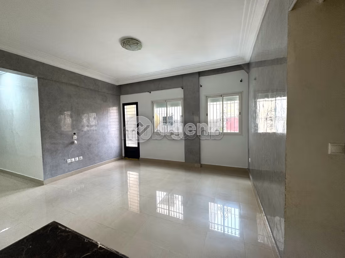 Splendido appartamento in vendita a Nassim 1.2 camere da letto. Garage e ascensore