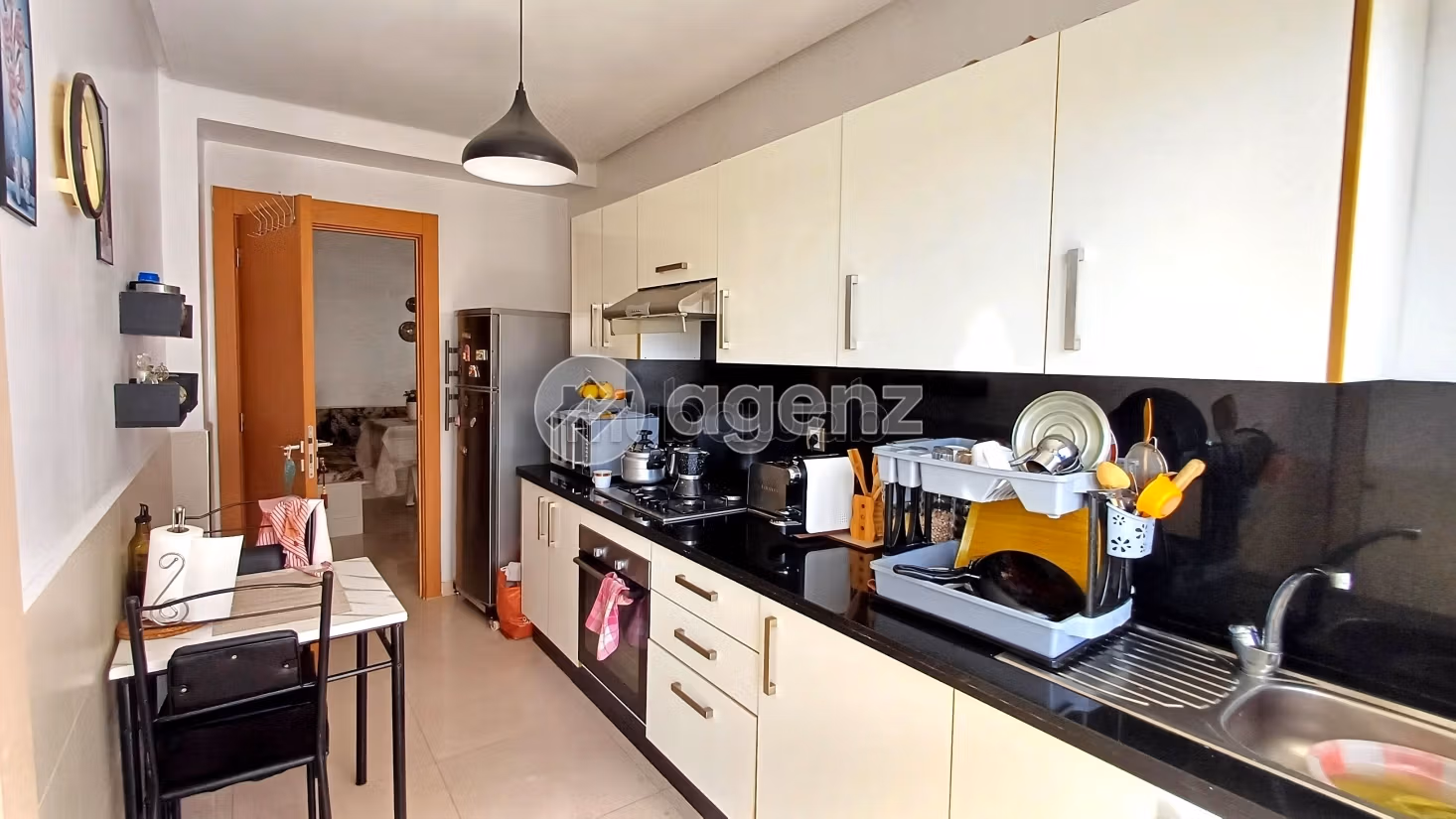 Piso en venta. 2 hermosas habitaciones. Parking y ascensor