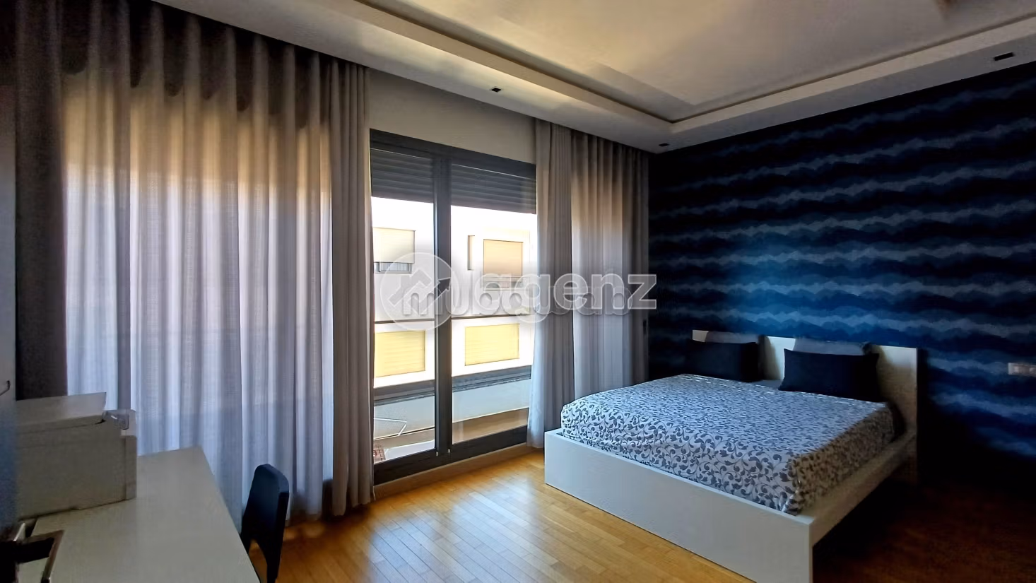 Villa de alto standing en venta. 5 dormitorios. Con muebles