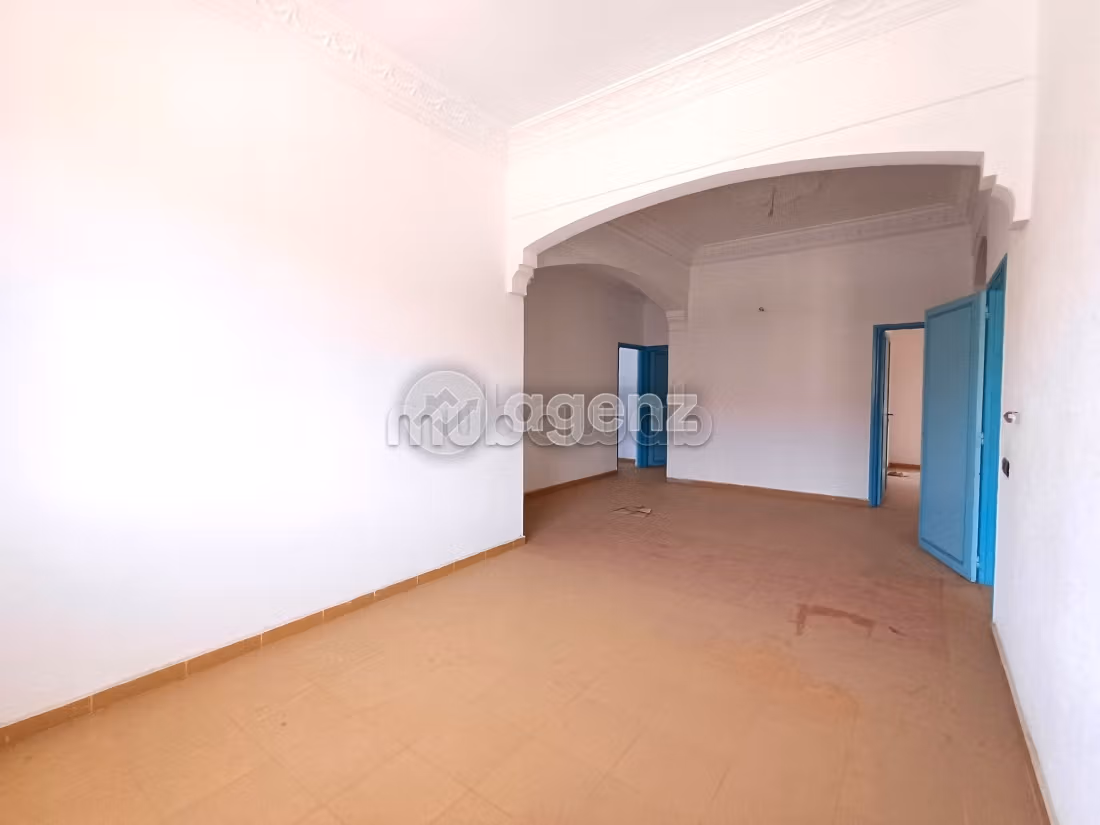 Fabulous house for sale in Daoudiat. 3 rooms. Garage and terrace