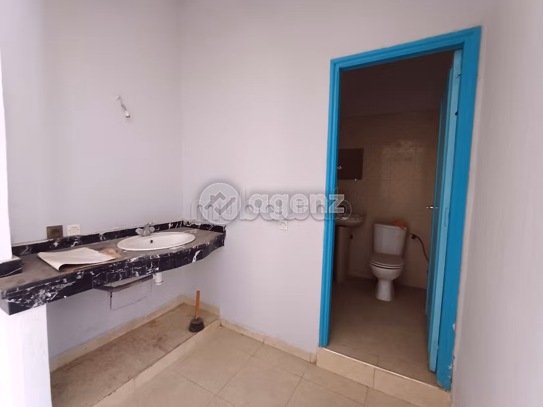Fabulous house for sale in Daoudiat. 3 rooms. Garage and terrace