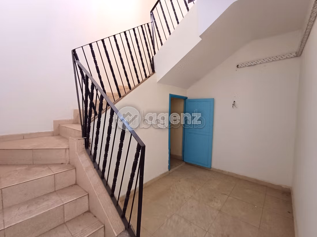 Fabulous house for sale in Daoudiat. 3 rooms. Garage and terrace