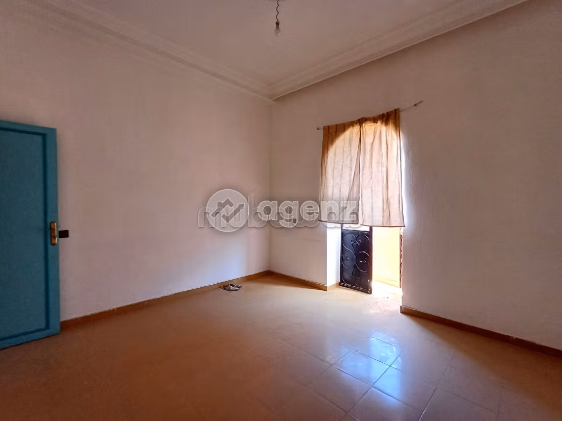 Fabulous house for sale in Daoudiat. 3 rooms. Garage and terrace