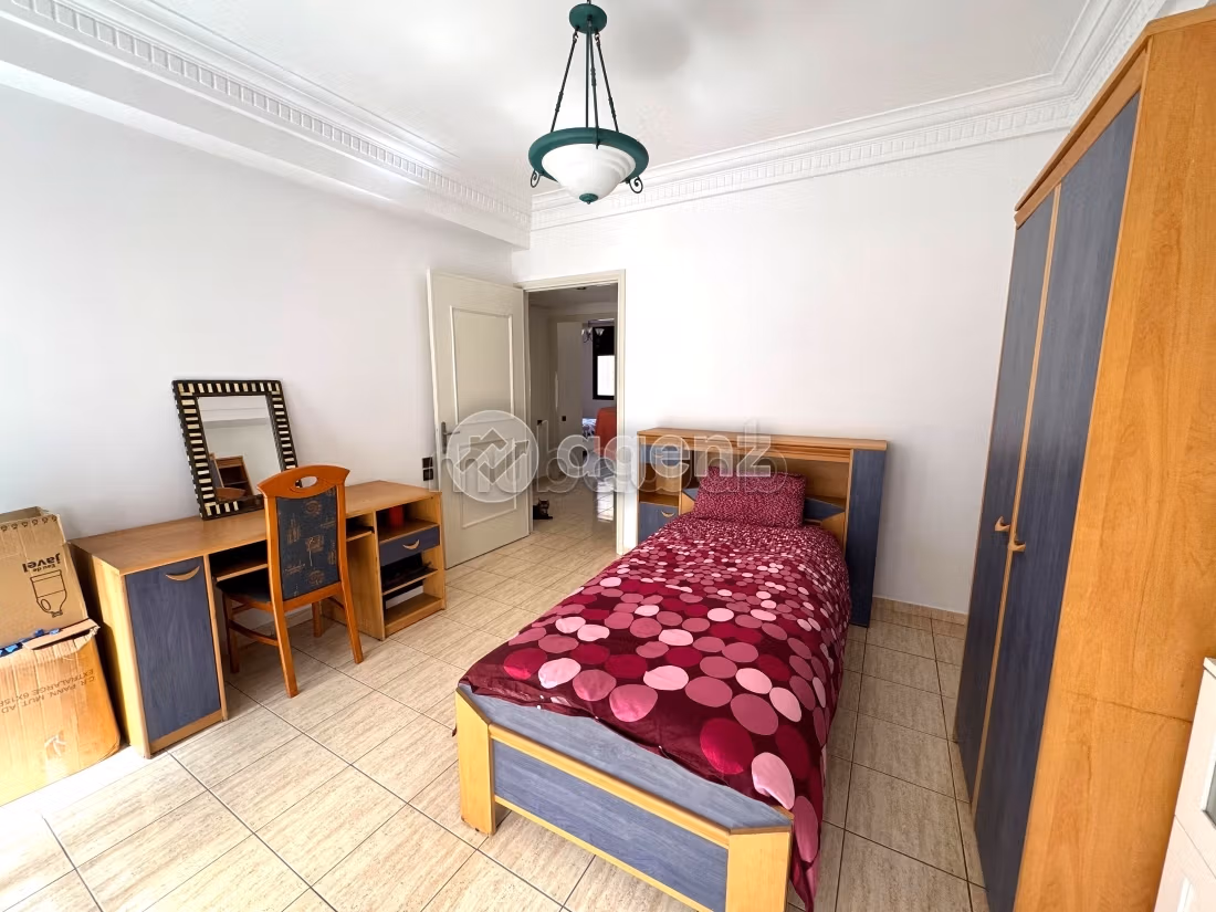 Piso en venta en Oulfa. Superficie de 144 m². Con garaje y ascensor