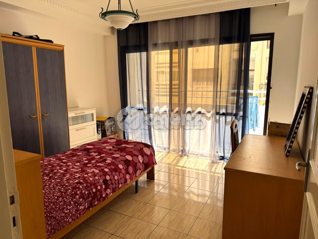 Piso en venta en Oulfa. Superficie de 144 m². Con garaje y ascensor