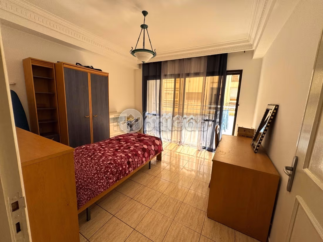 Piso en venta en Oulfa. Superficie de 144 m². Con garaje y ascensor