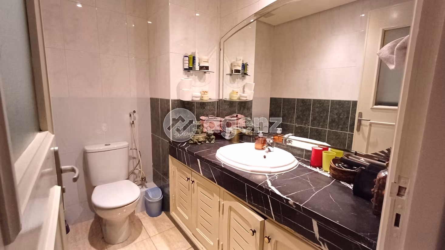 Piso en venta en Oulfa. Superficie de 144 m². Con garaje y ascensor
