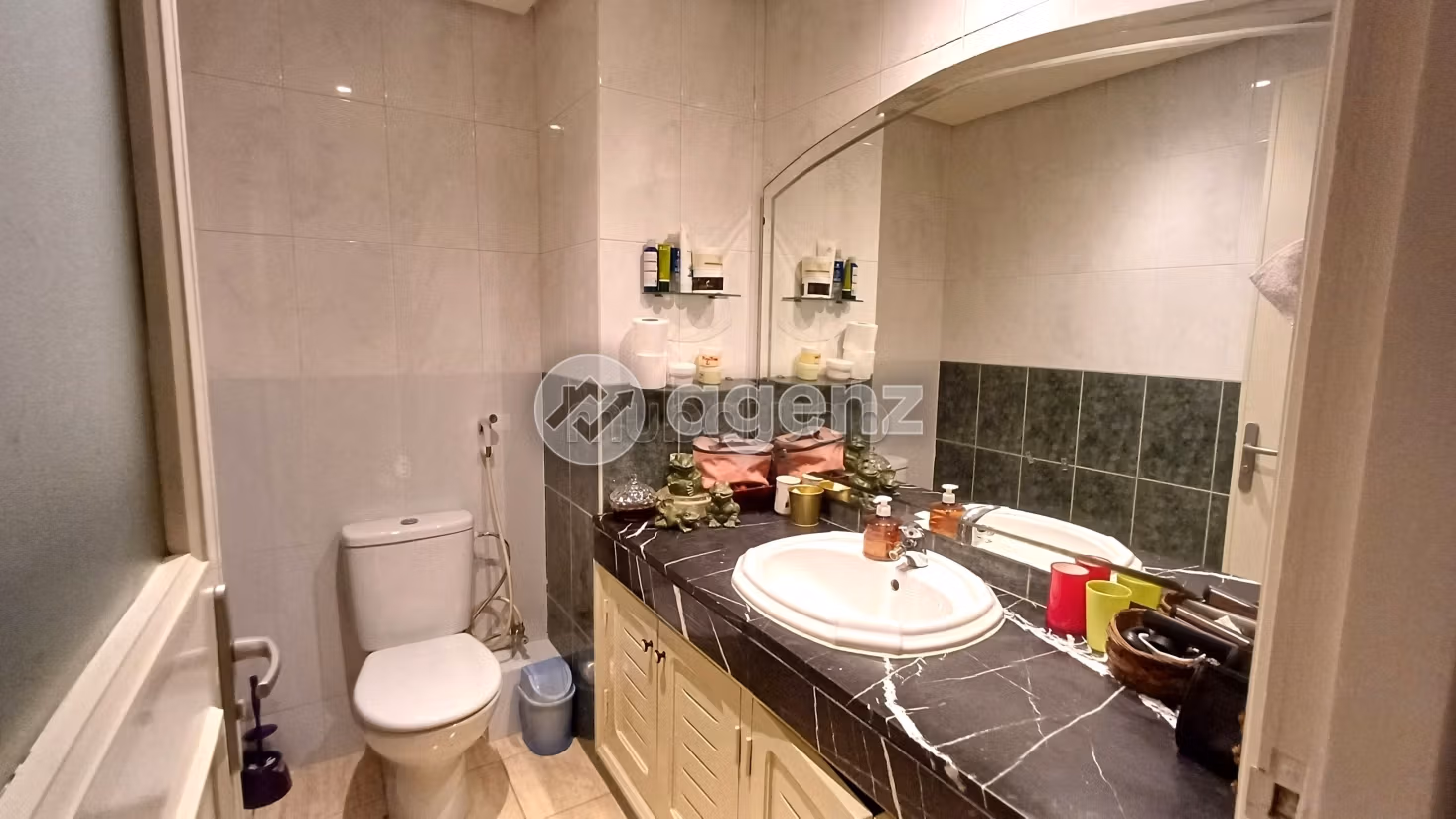 Piso en venta en Oulfa. Superficie de 144 m². Con garaje y ascensor