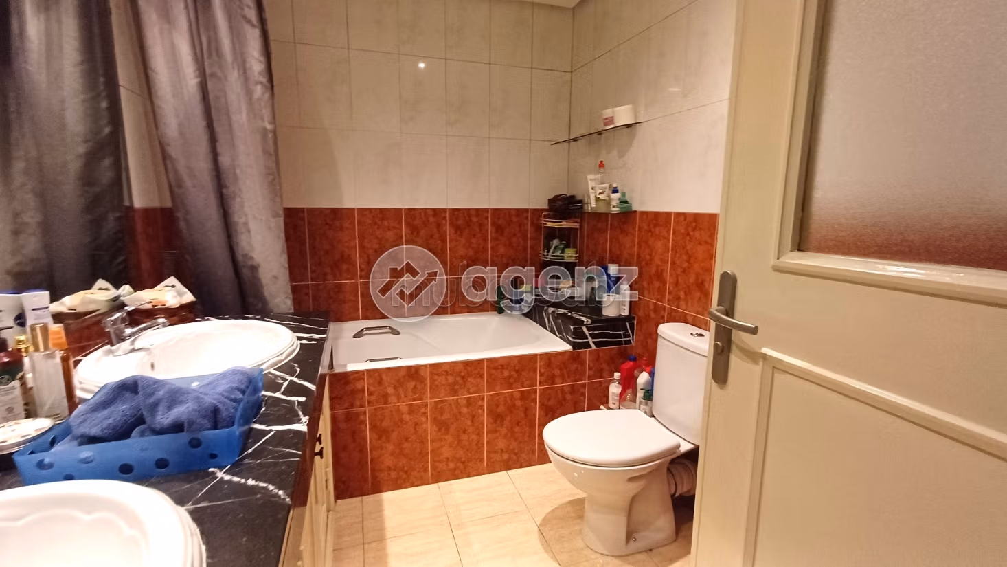 Piso en venta en Oulfa. Superficie de 144 m². Con garaje y ascensor