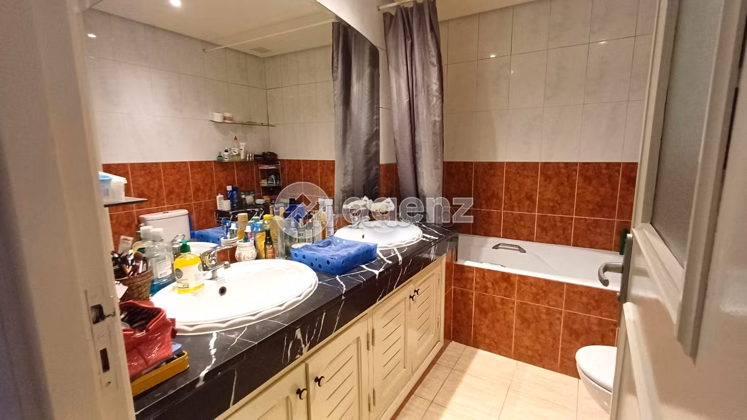 Piso en venta en Oulfa. Superficie de 144 m². Con garaje y ascensor