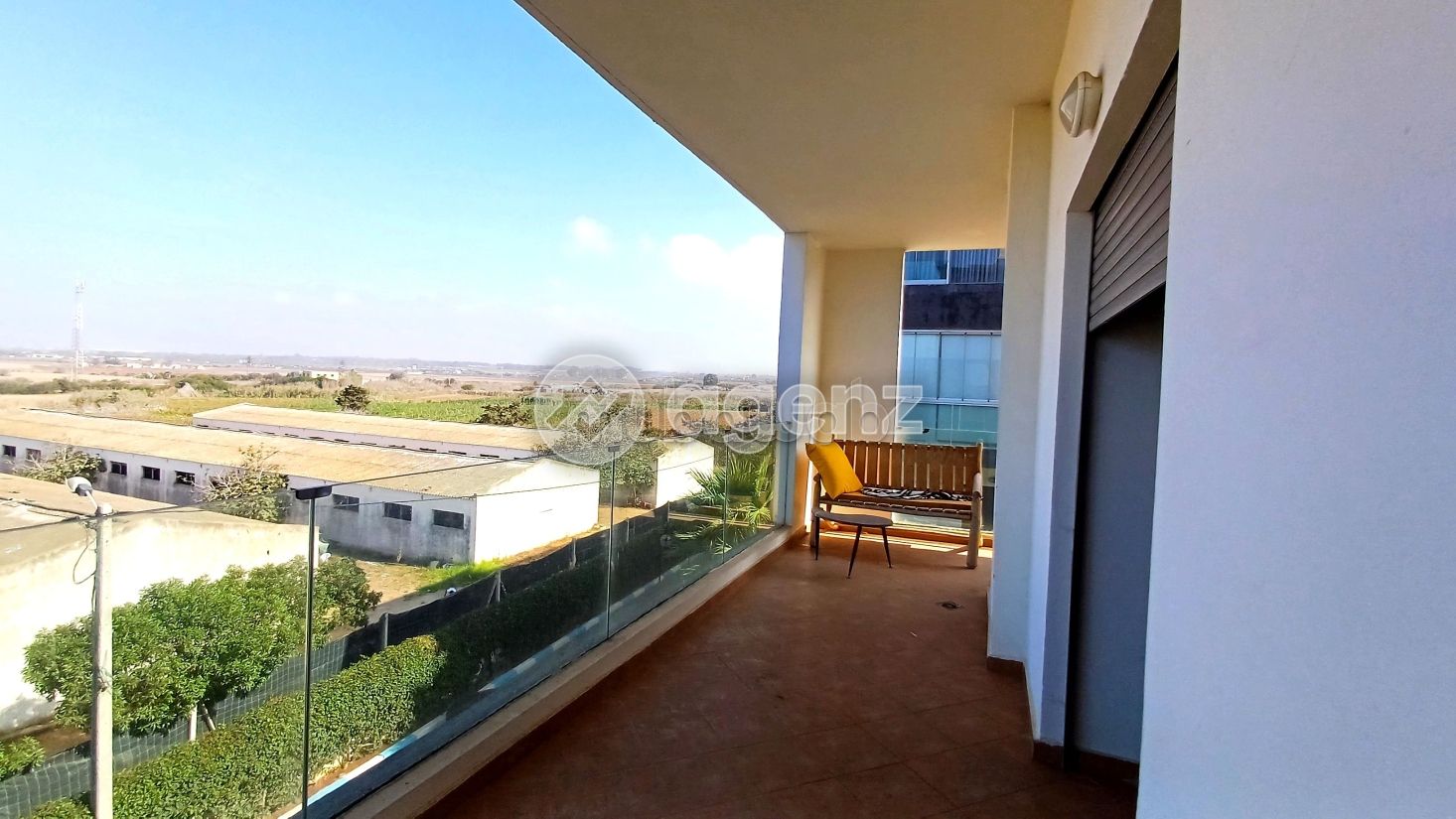 Se vende piso. 2 dormitorios. Ascensor y terraza