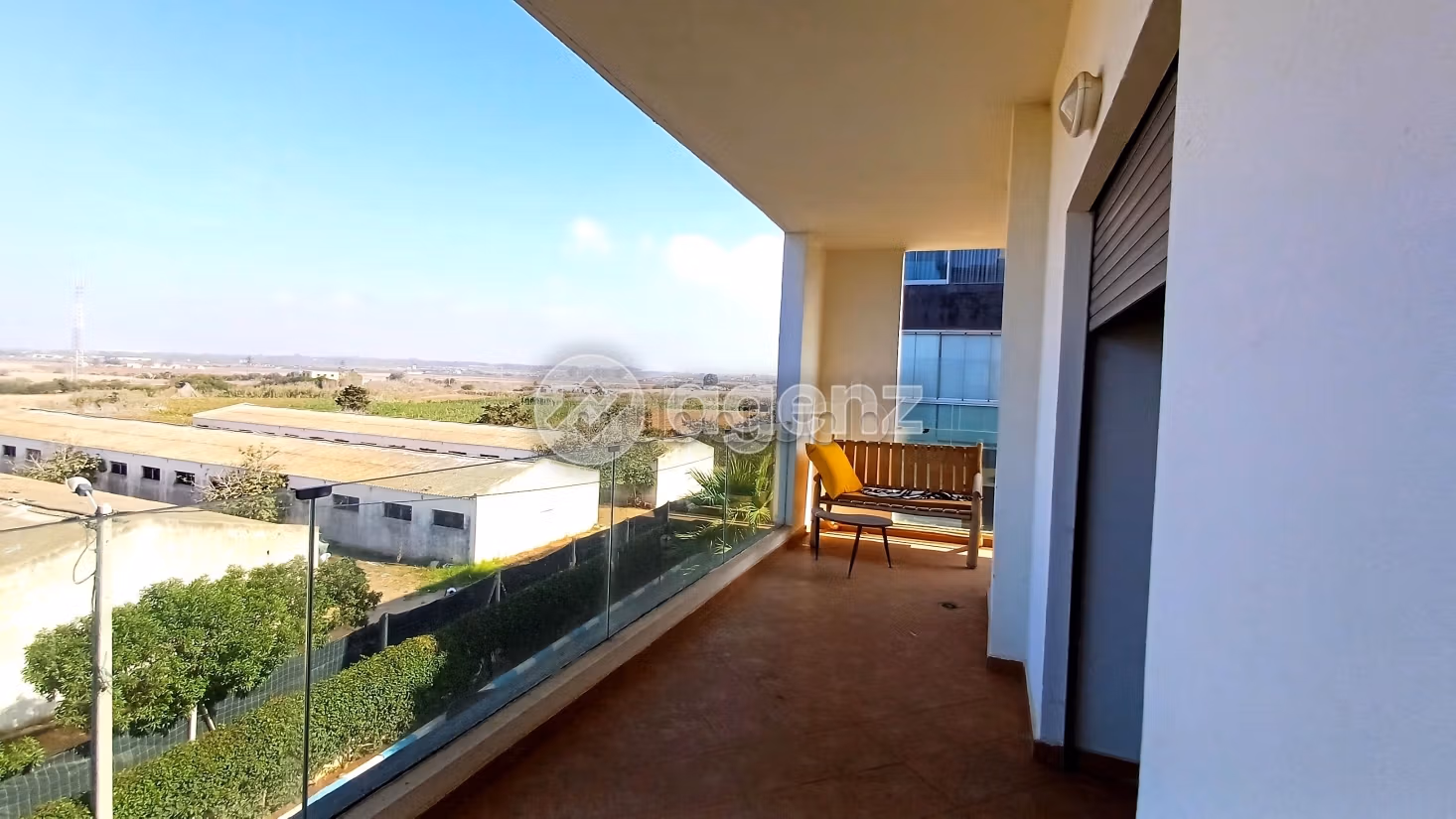Se vende piso. 2 dormitorios. Ascensor y terraza