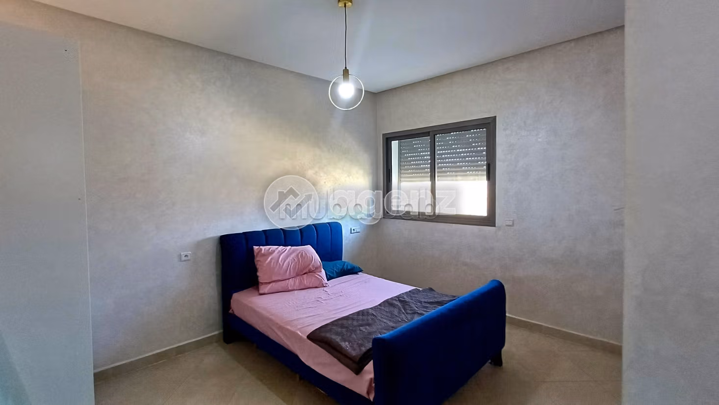 Se vende piso. 2 dormitorios. Ascensor y terraza