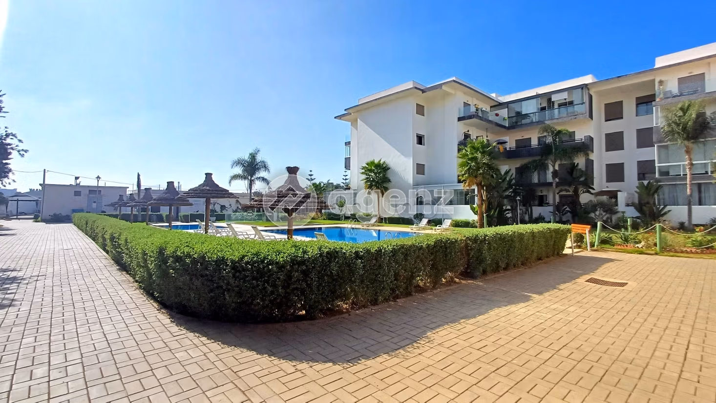 Se vende piso. 2 dormitorios. Ascensor y terraza