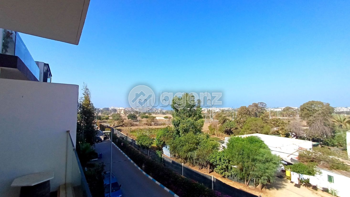 Se vende piso. 2 dormitorios. Ascensor y terraza