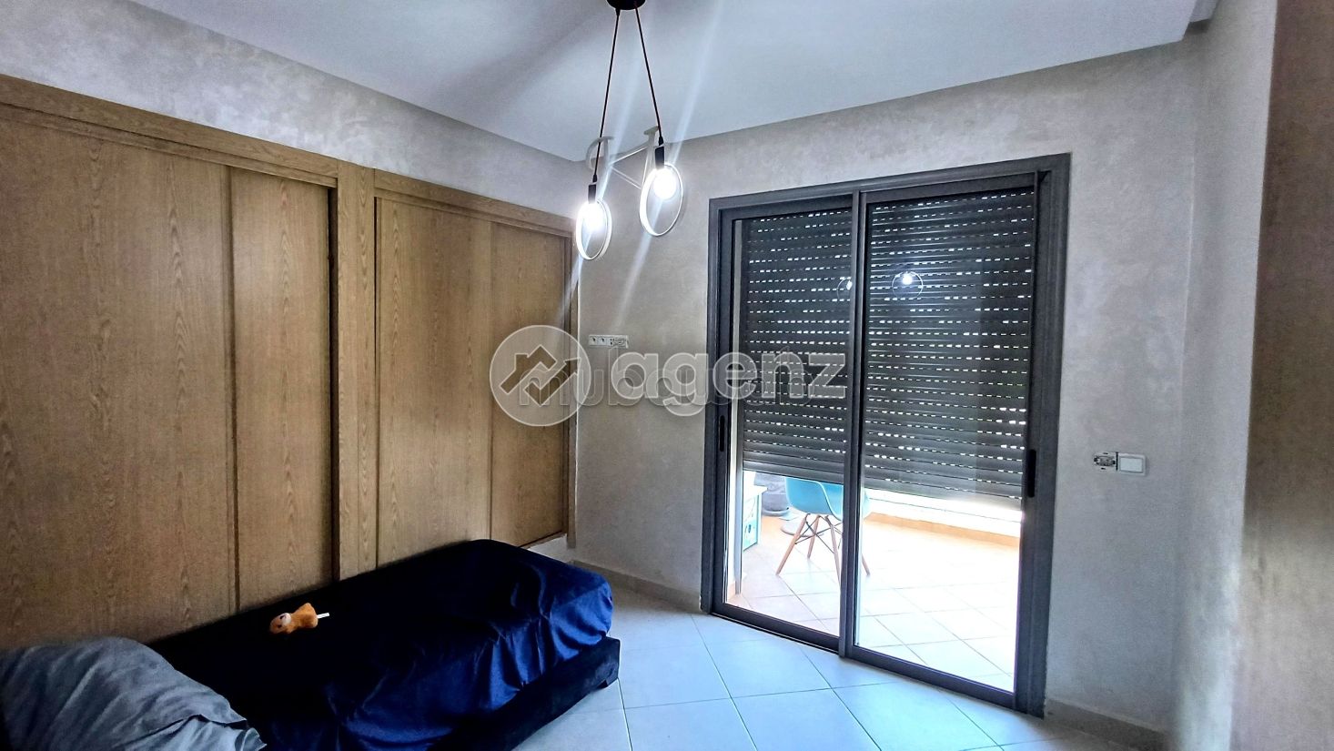 Se vende piso. 2 dormitorios. Ascensor y terraza