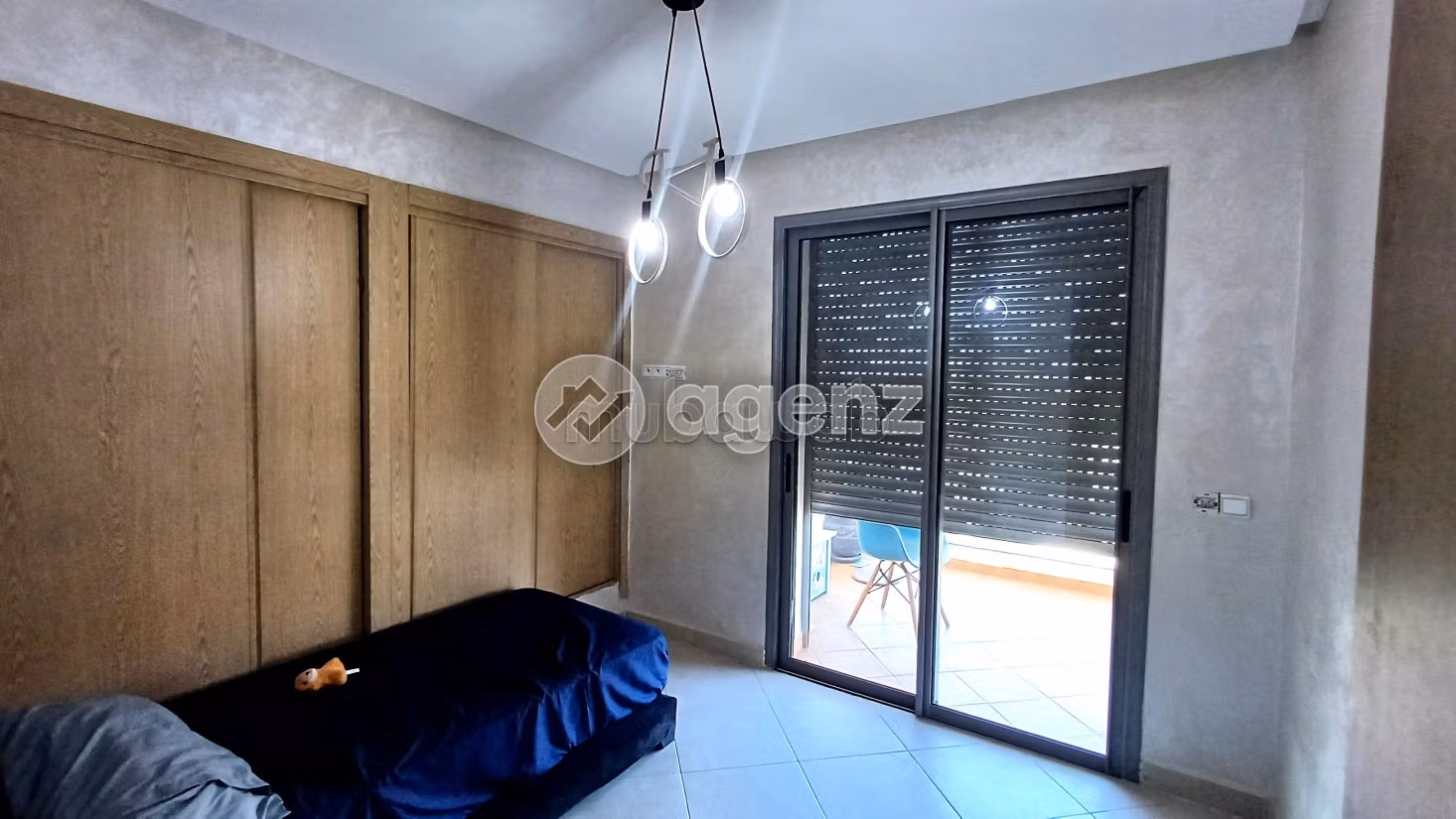 Se vende piso. 2 dormitorios. Ascensor y terraza