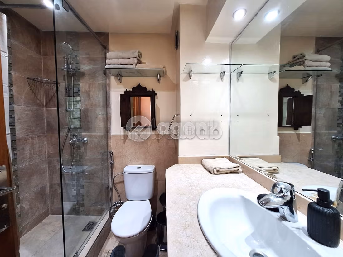 Affitta il tuo appartamento a Racine. 3 camere da letto. Terrazzo e garage
