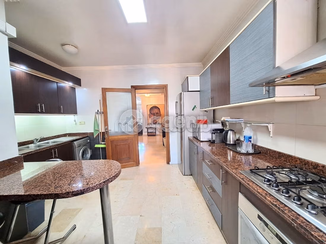 Affitta il tuo appartamento a Racine. 3 camere da letto. Terrazzo e garage