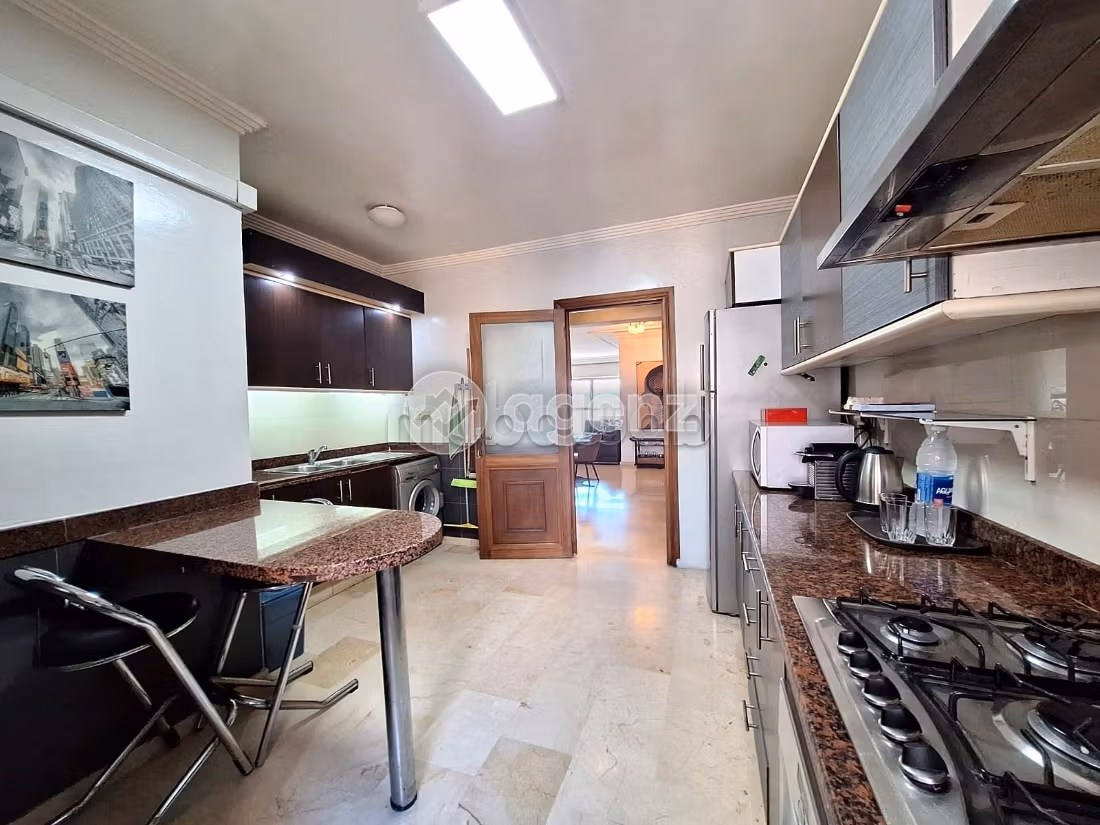Affitta il tuo appartamento a Racine. 3 camere da letto. Terrazzo e garage