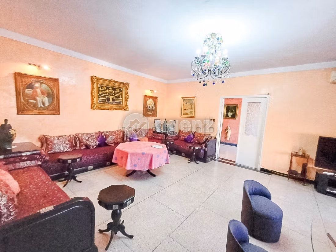 Appartamento in vendita a Liberté. Superficie 335 m². Ascensore e terrazzo