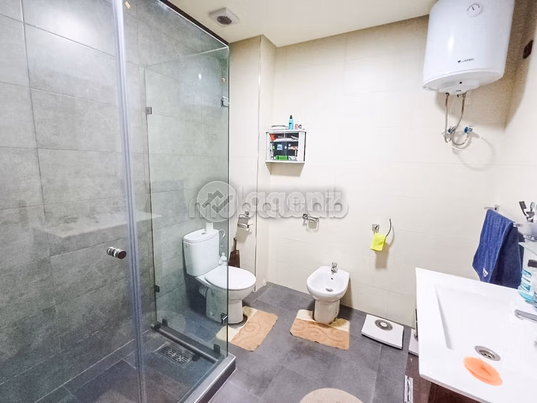 Appartamento in vendita a Liberté. Superficie 335 m². Ascensore e terrazzo