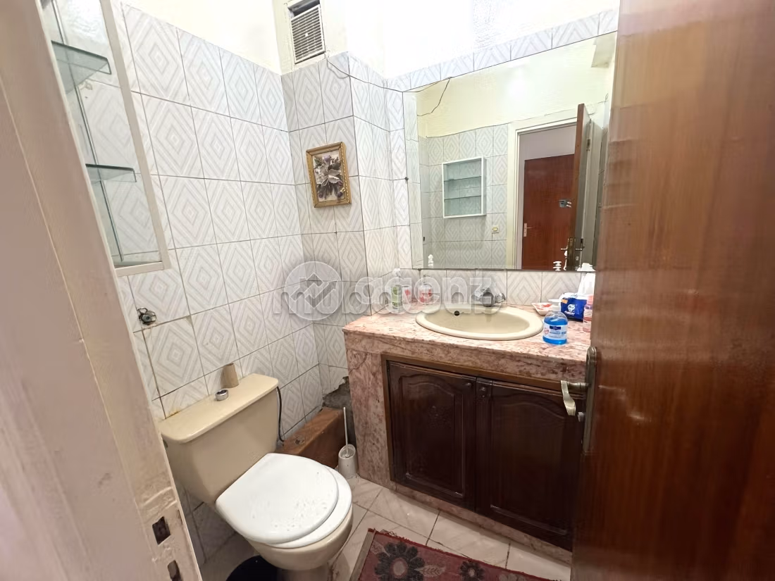 Sell apartment in Bourgogne Est. 3 rooms. Carpark and elevator