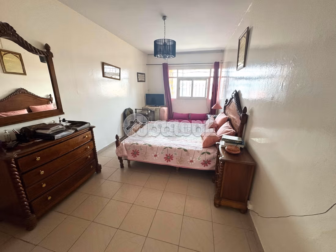 Sell apartment in Bourgogne Est. 3 rooms. Carpark and elevator