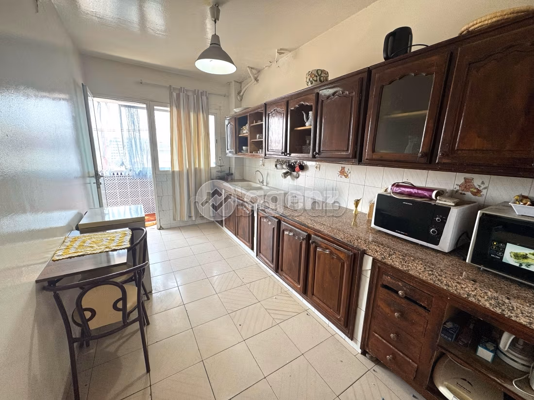 Sell apartment in Bourgogne Est. 3 rooms. Carpark and elevator