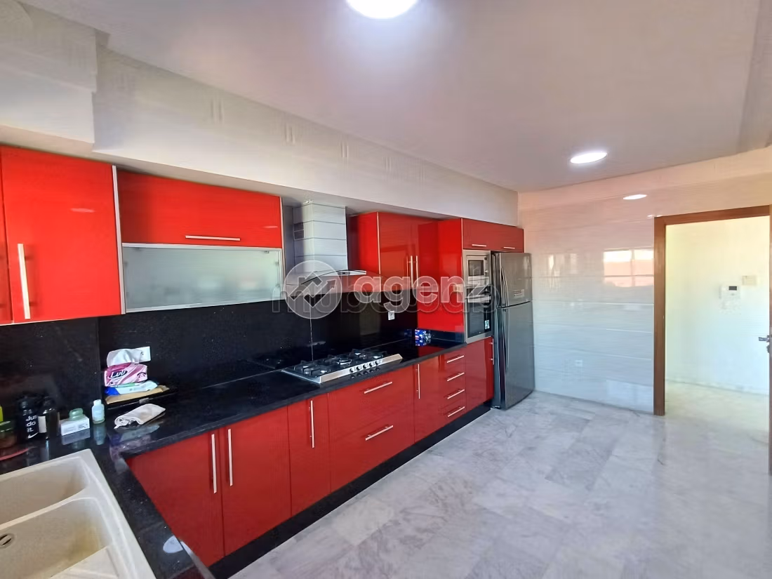 Appartamento da acquistare a Nouvelle Ville. 3 camere. Ascensore e posto auto