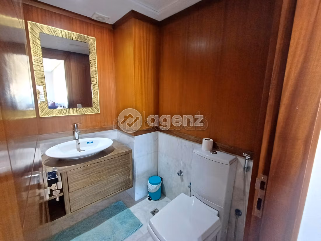 Appartamento da acquistare a Nouvelle Ville. 3 camere. Ascensore e posto auto